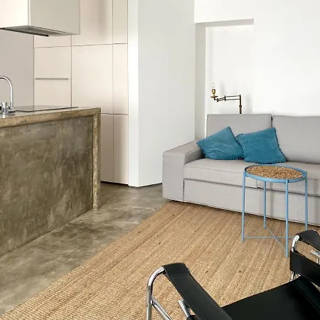 Fran Pacheco 39 アパート