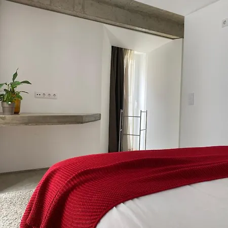 Fran Pacheco 39 Apartment