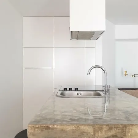 Fran Pacheco 39 アパート